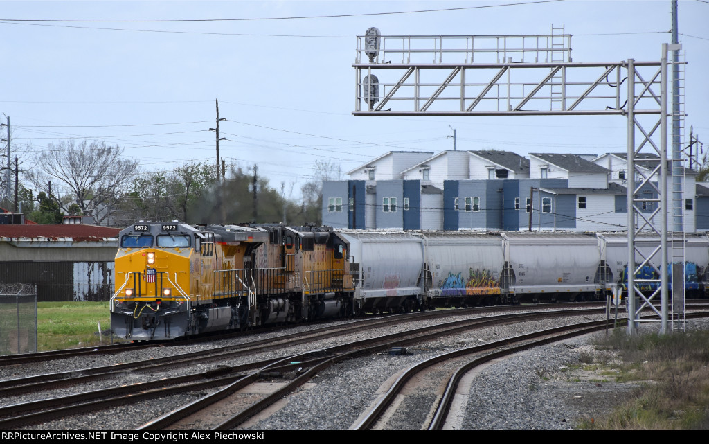 UP 9572